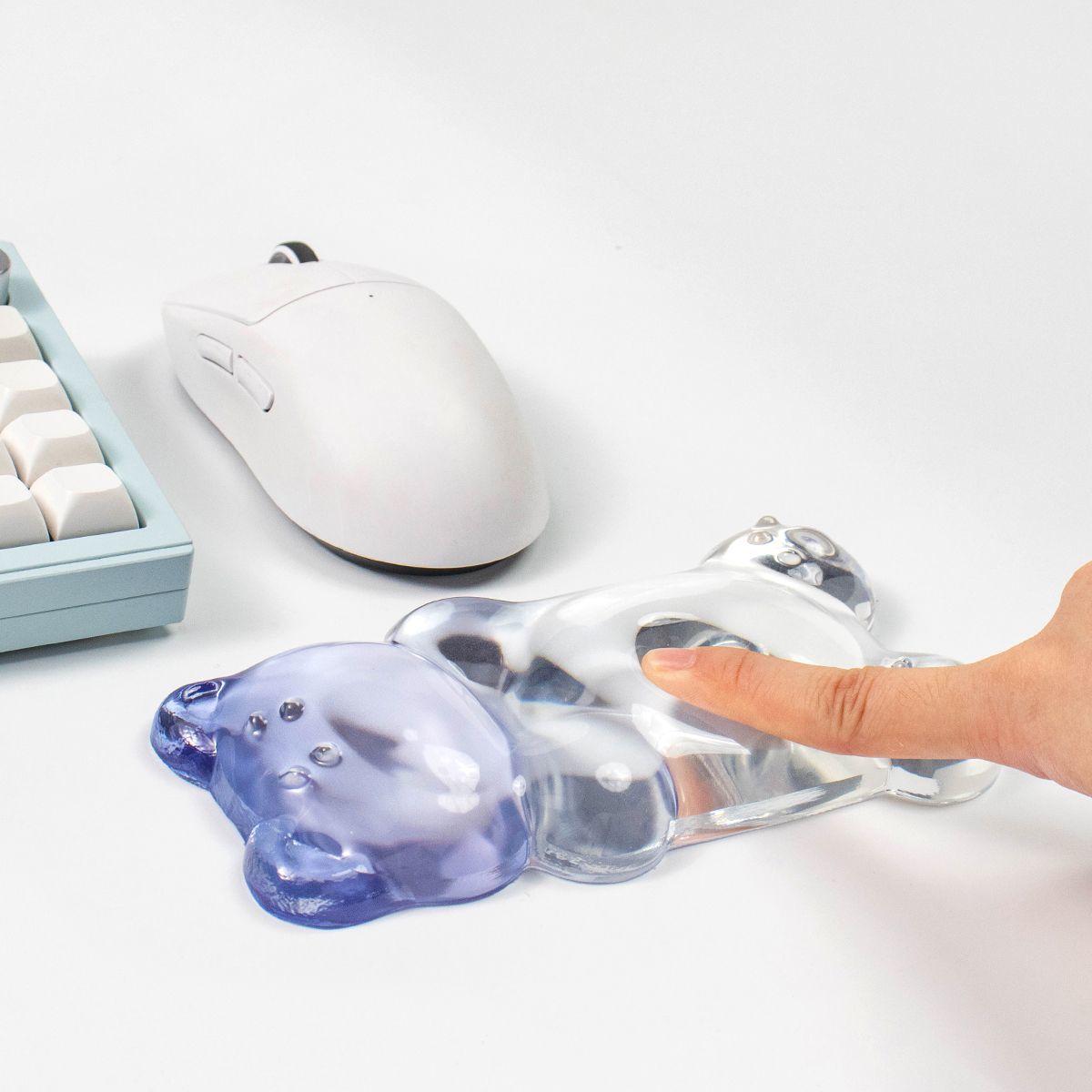 Cute Bear Shape Wrist Rest Tra - đánh giá và giá Gaming Keyboard No Number Pad
